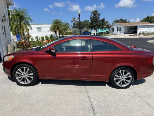 2011 Volvo C70 T5