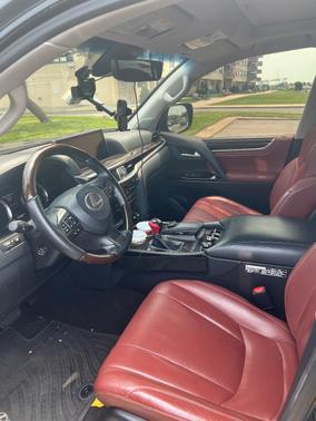 2019 Lexus LX 570 Three-Row