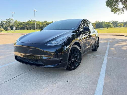 Black 2023 Tesla Model Y Long Range