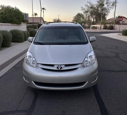 Silver 2008 Toyota Sienna XLE