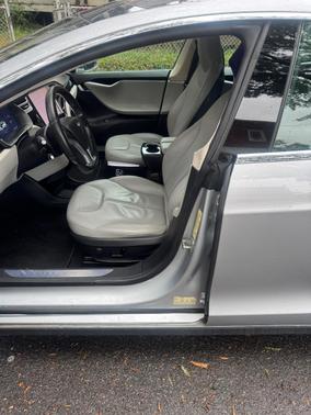 Silver 2015 Tesla Model S 85