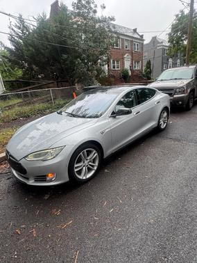 Silver 2015 Tesla Model S 85