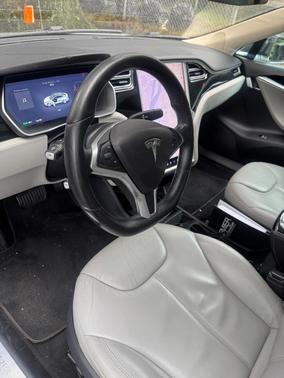 Silver 2015 Tesla Model S 85