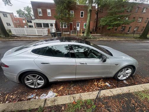 Silver 2015 Tesla Model S 85