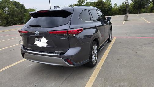 2021 Toyota Highlander Hybrid Platinum