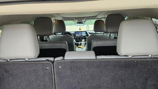 2021 Toyota Highlander Hybrid Platinum