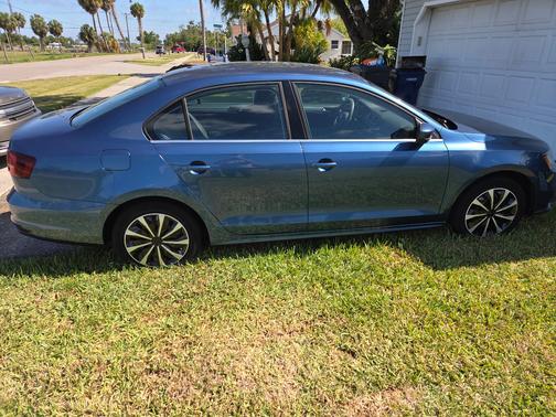 Blue 2017 Volkswagen Jetta 1.4T S