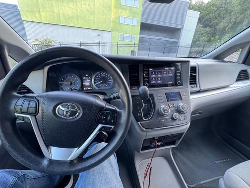 Black 2019 Toyota Sienna L