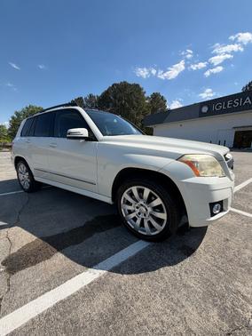 White 2011 Mercedes-Benz GLK-Class GLK 350