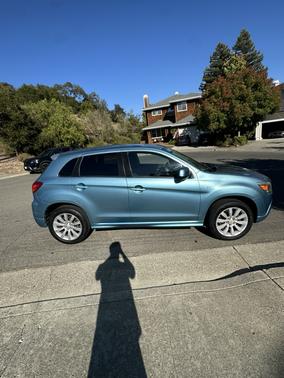 Blue 2011 Mitsubishi Outlander Sport SE