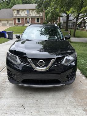 Black 2015 Nissan Rogue SV