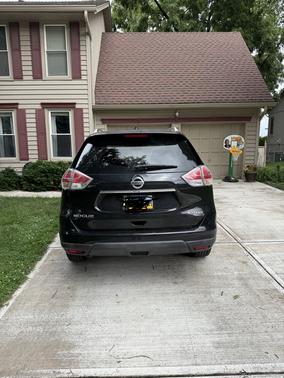 Black 2015 Nissan Rogue SV
