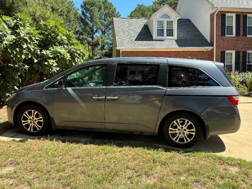Gray 2011 Honda Odyssey EX-L