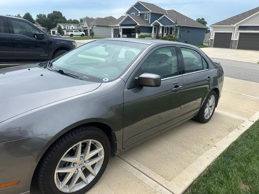 Gray 2010 Ford Fusion SEL
