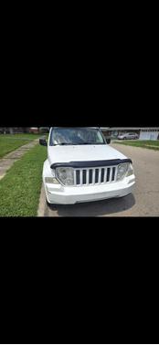 White 2010 Jeep Liberty Sport