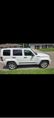 White 2010 Jeep Liberty Sport