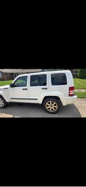 White 2010 Jeep Liberty Sport