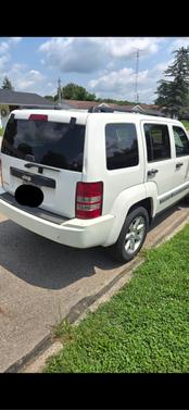 White 2010 Jeep Liberty Sport