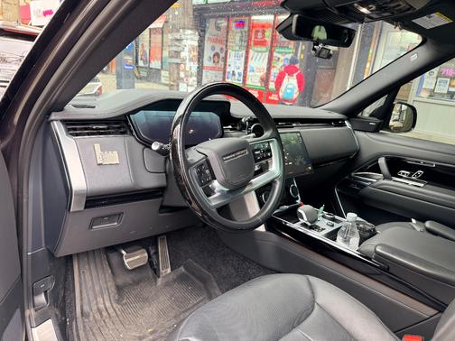 2023 Land Rover Range Rover P400 SE SWB