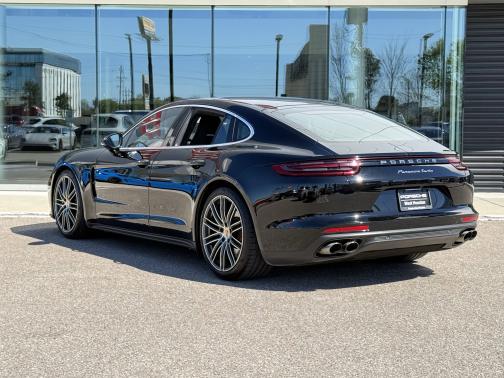 2017 Porsche Panamera Turbo