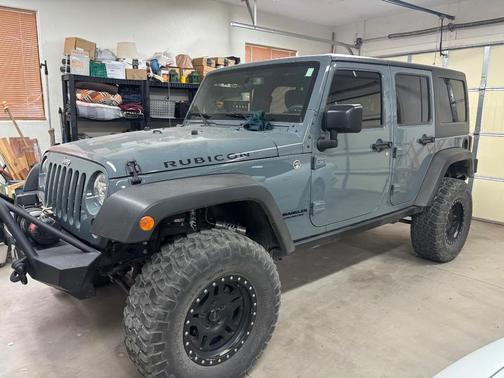 Gray 2015 Jeep Wrangler Unlimited Rubicon