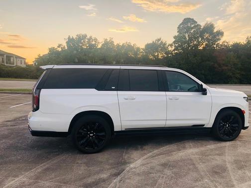 2023 Cadillac Escalade ESV Sport