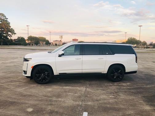 2023 Cadillac Escalade ESV Sport