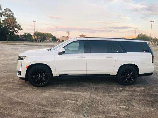 2023 Cadillac Escalade ESV Sport