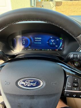 2022 Ford Escape PHEV Titanium