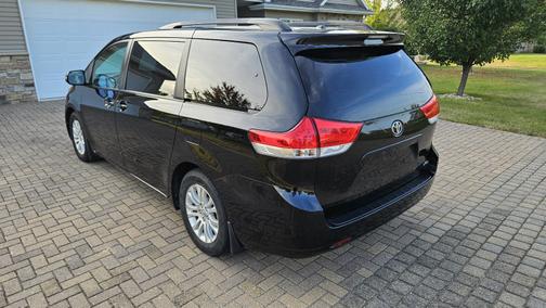 2014 Toyota Sienna XLE