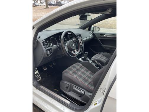 2018 Volkswagen Golf GTI 2.0T SE 4-Door