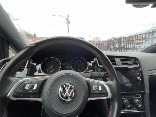 2018 Volkswagen Golf GTI 2.0T SE 4-Door