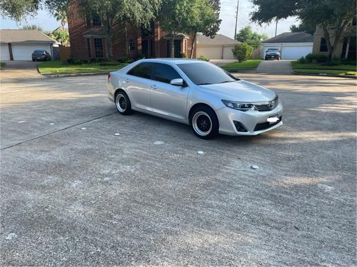 2014 Toyota Camry LE