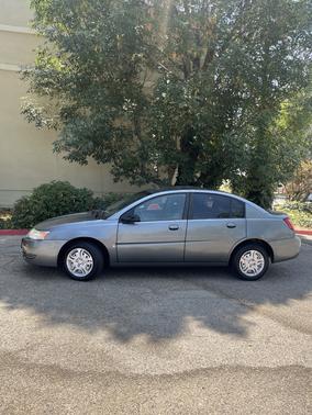 Green 2005 Saturn Ion 2