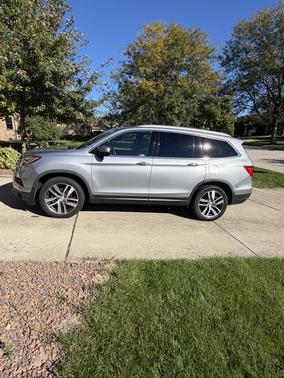 Silver 2018 Honda Pilot Elite