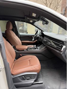 2023 Audi Q8 55 Premium Plus