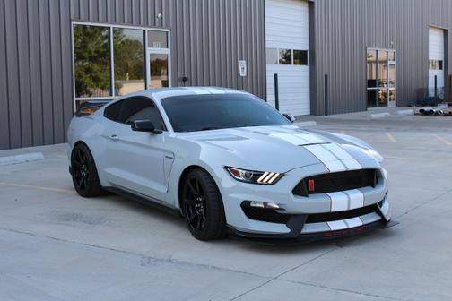 2017 Ford Shelby GT350R Base