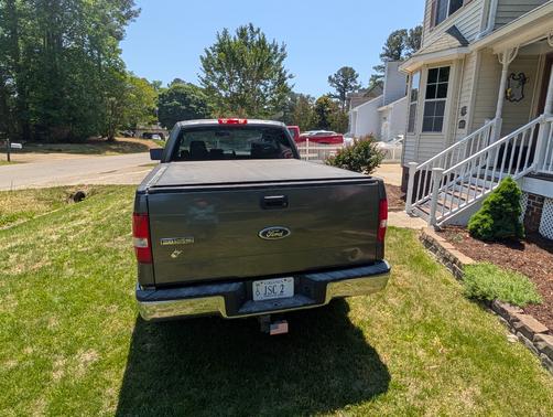 Gray 2004 Ford F-150 XLT SuperCab