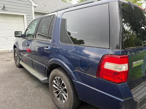 Blue 2011 Ford Expedition XLT