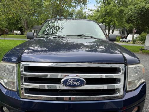 Blue 2011 Ford Expedition XLT