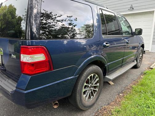 Blue 2011 Ford Expedition XLT