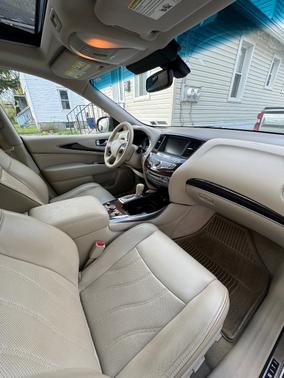 White 2013 INFINITI JX35 Base
