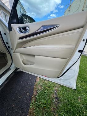 White 2013 INFINITI JX35 Base