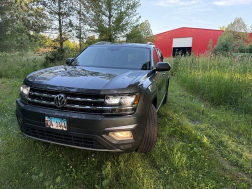 Gray 2018 Volkswagen Atlas 3.6L SEL
