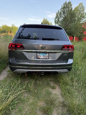 Gray 2018 Volkswagen Atlas 3.6L SEL