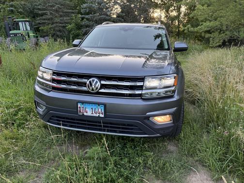 Gray 2018 Volkswagen Atlas 3.6L SEL