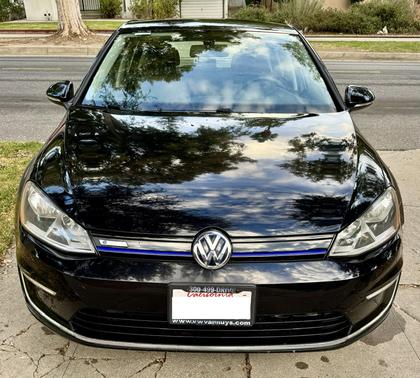 Black 2016 Volkswagen e-Golf SE