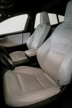 2015 Tesla Model S 70D