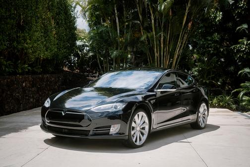 2015 Tesla Model S 70D