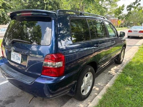 Blue 2005 Toyota Highlander Limited